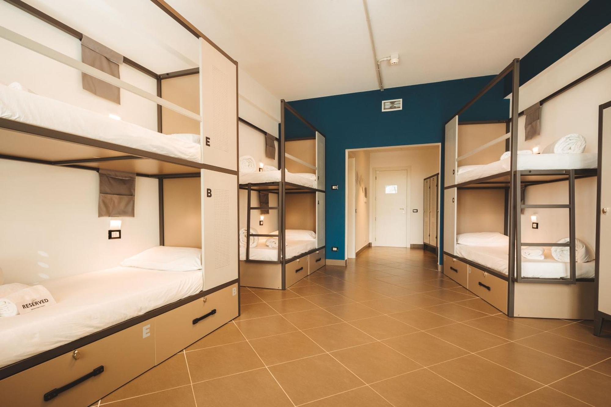 Lecco Hostel & Rooms Exterior photo